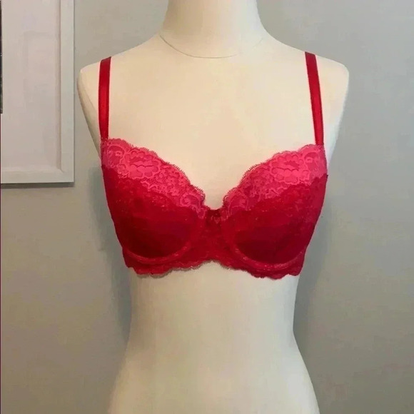 Victoria’s Secret Valentine’s Secret Dream Angel Bra - Picture 1 of 6